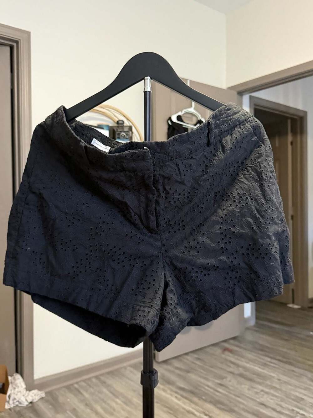 LOFT The Riviera Short Size 14 Black Eyelet Embroidered Shorts